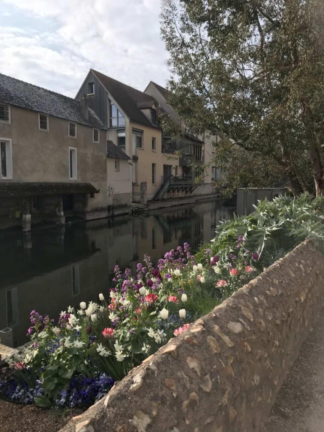 T3 De 55M2 Au Centre De Chartres Avec Parking Apartamento Exterior foto